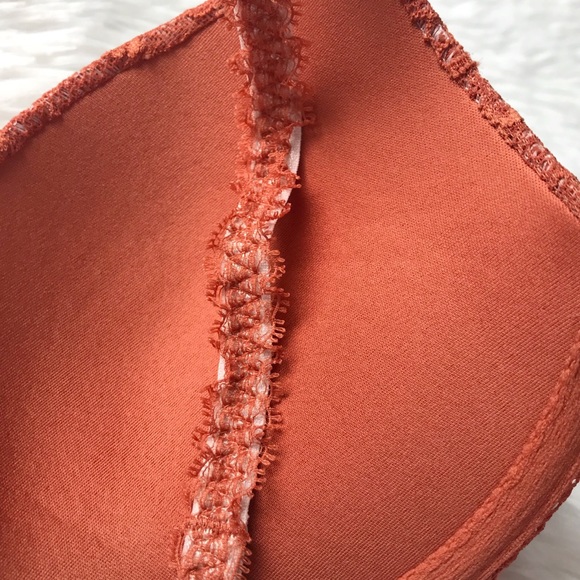 Victoria Secret Lace Push Up Bra - Picture 10 of 10